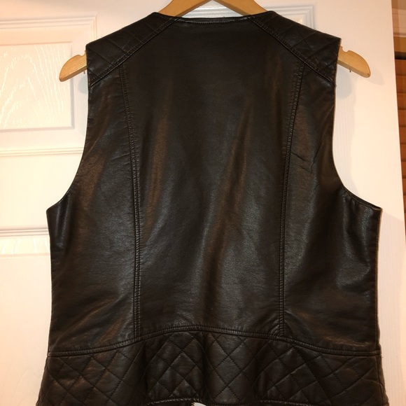 Black vest - Picture 3 of 5